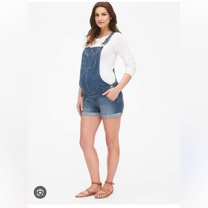 GAP Maternity Medium Wash Denim Short Overalls Women’s Size XL Worn Twice